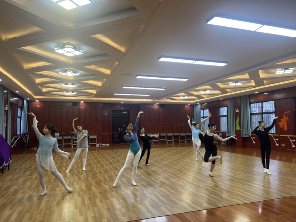 社团活动绽异彩,校园文化焕生机 (1) 社团活动绽异彩,校园文化焕生机 (1)